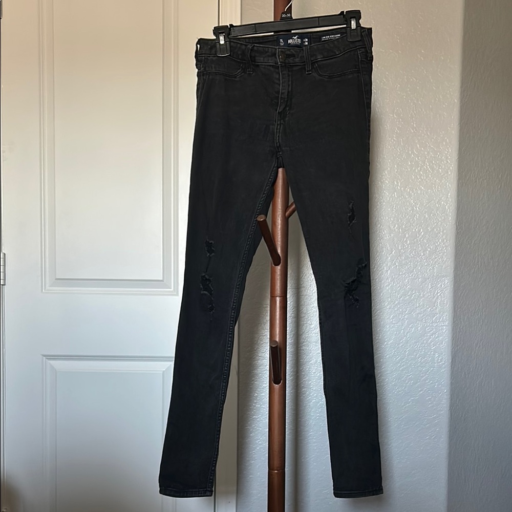 Women’s Hollister Black Distressed LowRise Jean Leggings Size 7 Long 28x30 |C119